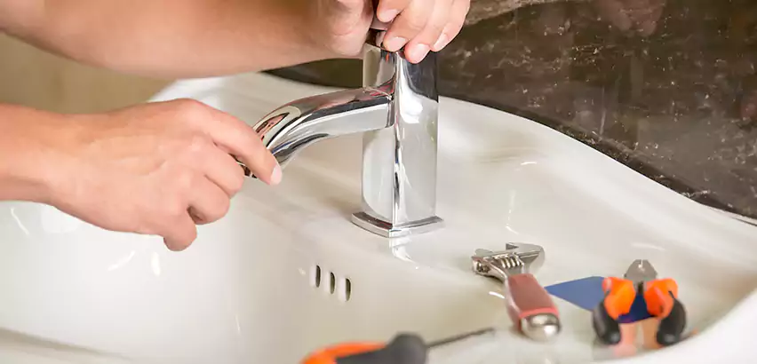 Bathtub Faucet Replacement in Salinas